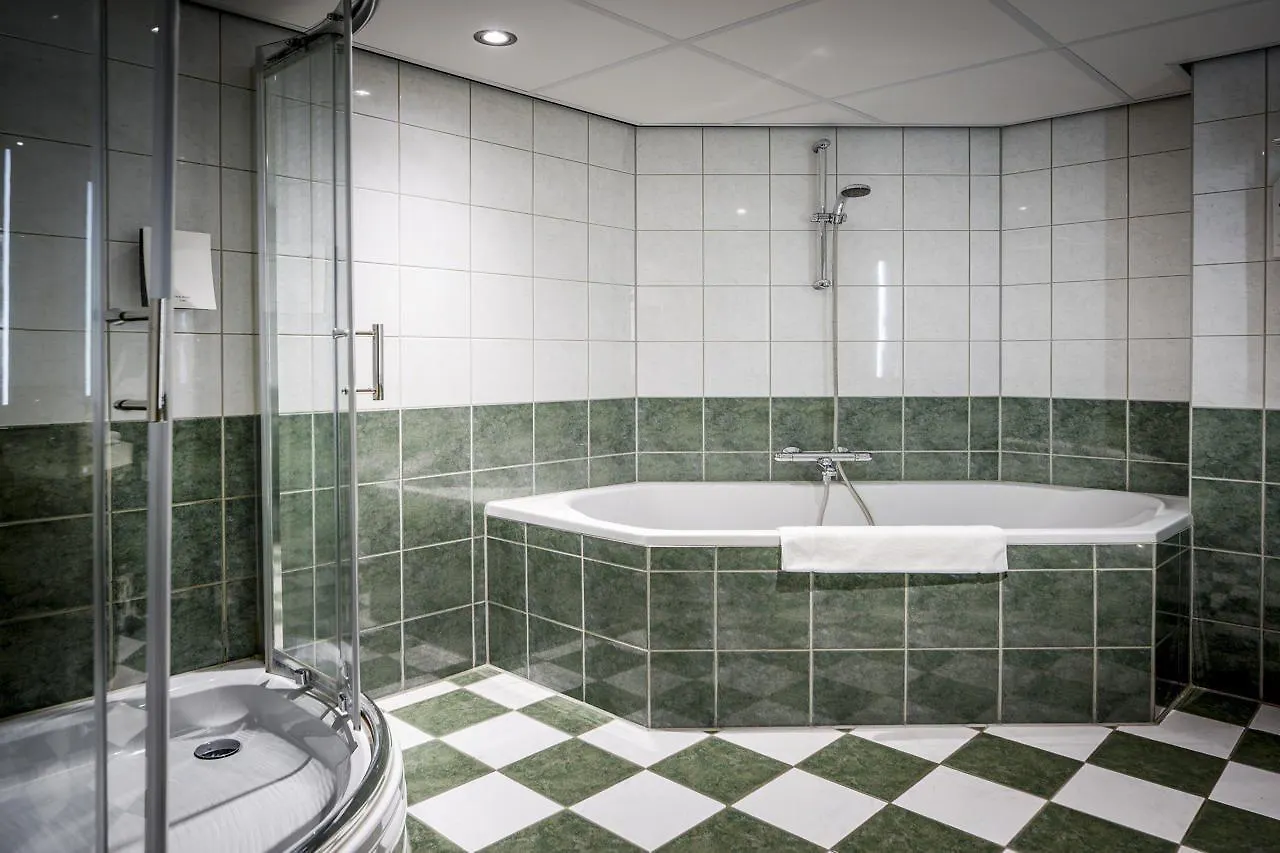 ****  Leonardo Hotel Eindhoven City Center Former Crown Hotel Pays-Bas