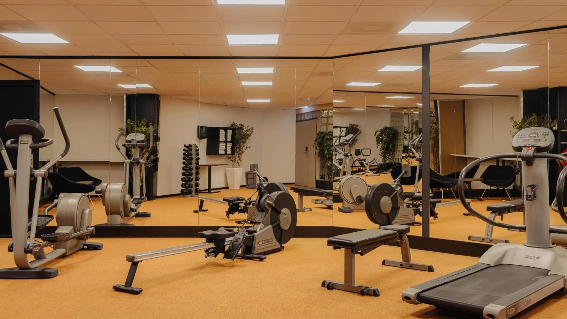 ****  Leonardo Hotel Eindhoven City Center Former Crown Hotel Pays-Bas
