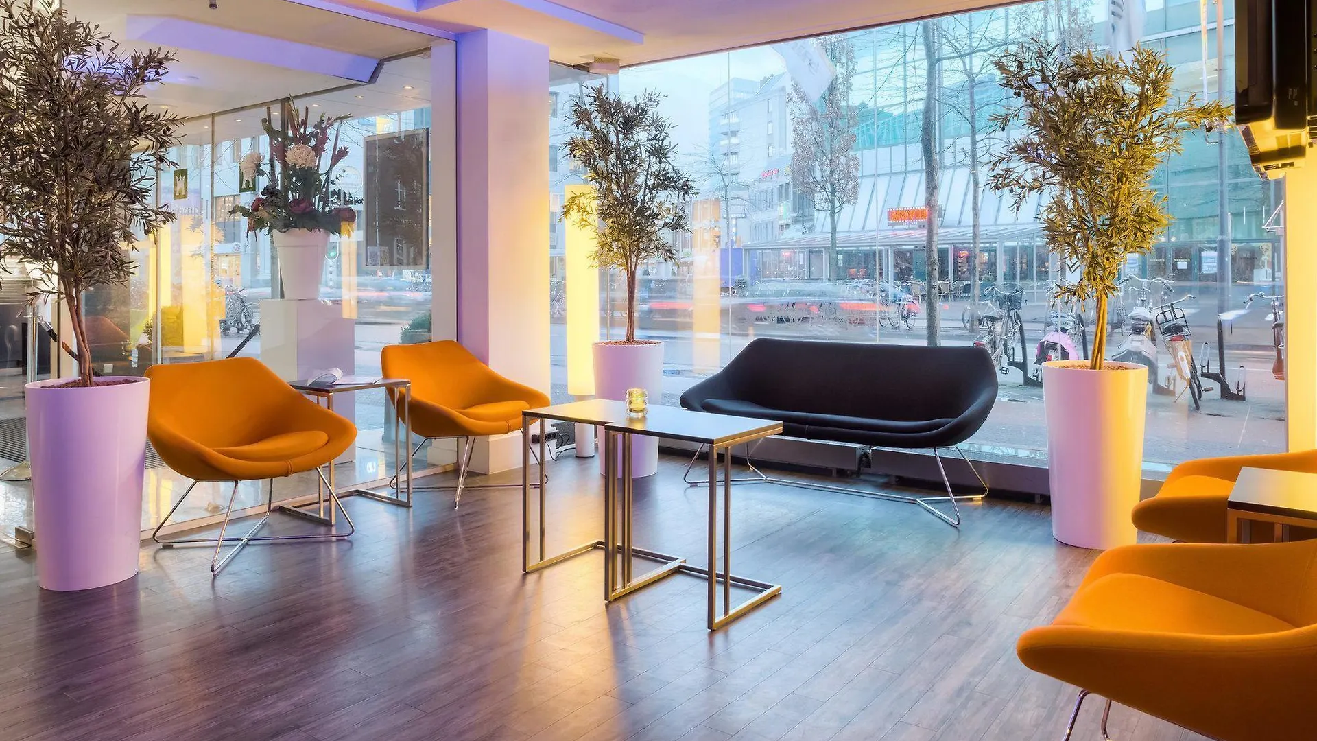 Leonardo Hotel Eindhoven City Center Former Crown Hotel 4*,  Ολλανδία